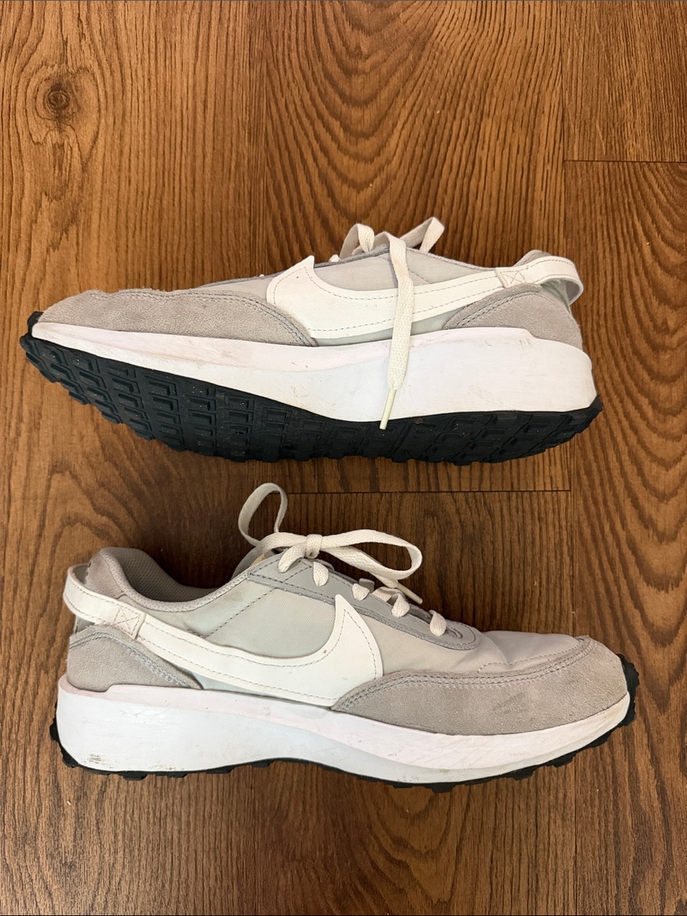 Nike Women's Sneakers White Cream Light Gray
